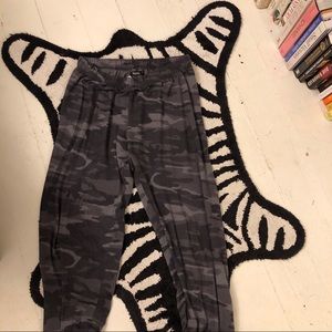 Michael Lauren grey camo sweats size M